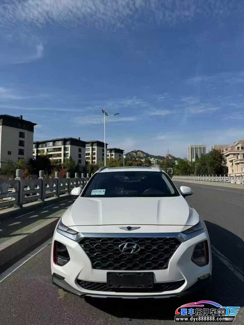 19年现代全新胜达轿车抵押车出售