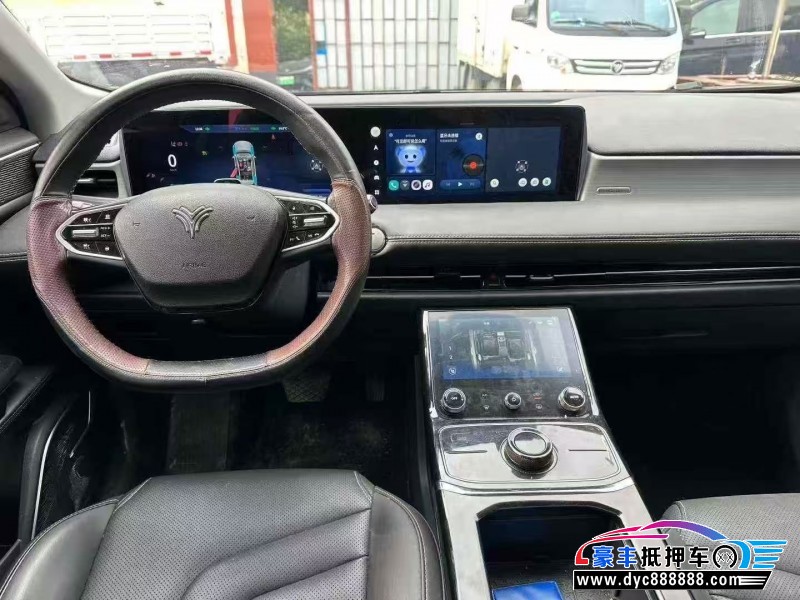 23年哪吒U轿车抵押车出售