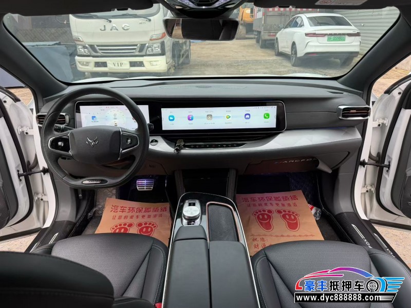 22年极狐阿尔法S轿车抵押车出售