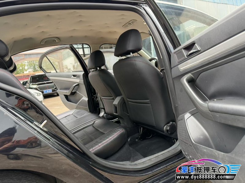 16年大众朗逸轿车抵押车出售