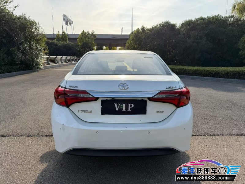 18年丰田雷凌轿车抵押车出售