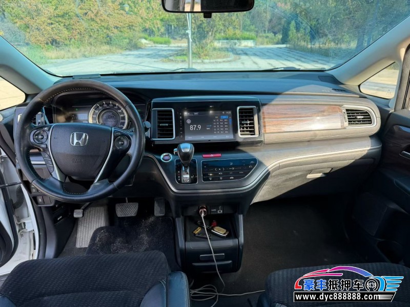 18年本田艾力绅轿车抵押车出售