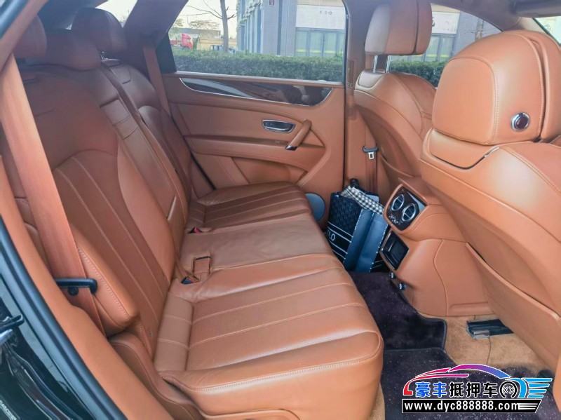 18年宾利添越SUV抵押车出售