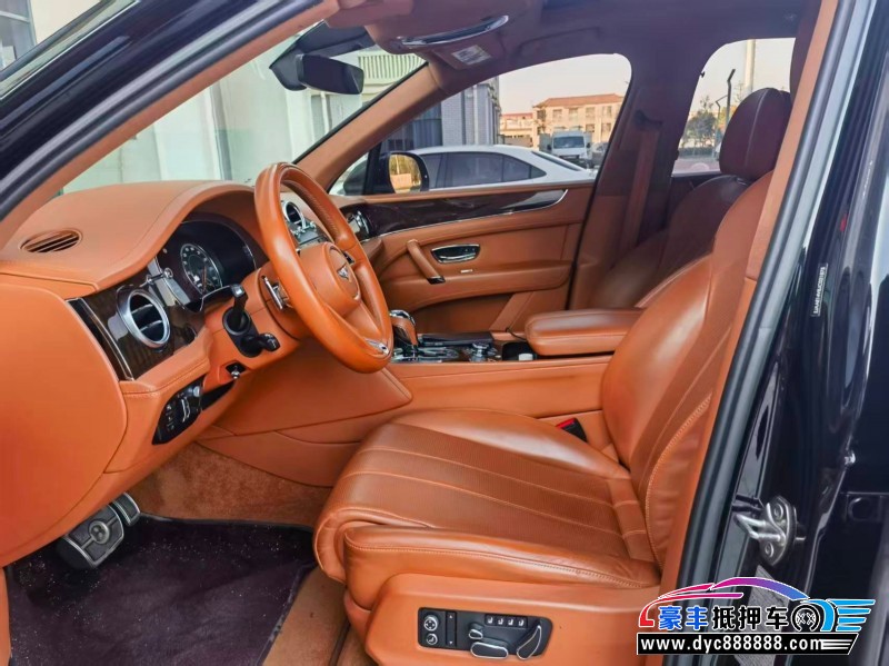 18年宾利添越SUV抵押车出售