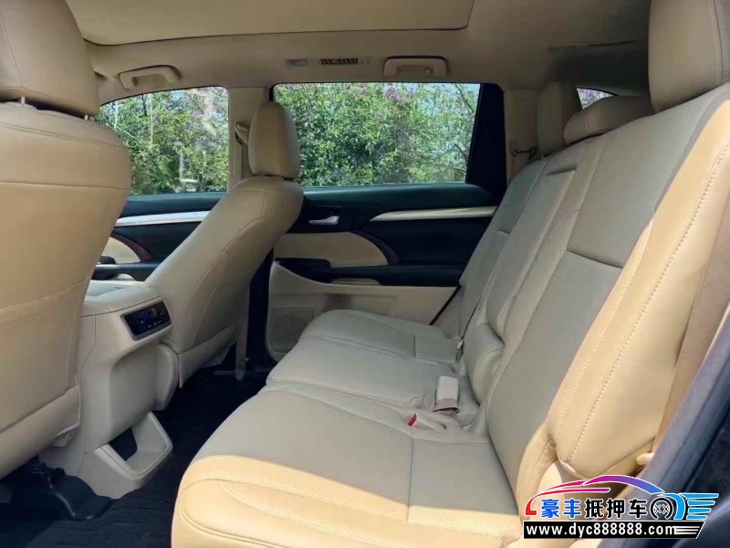 18年丰田汉兰达轿车抵押车出售