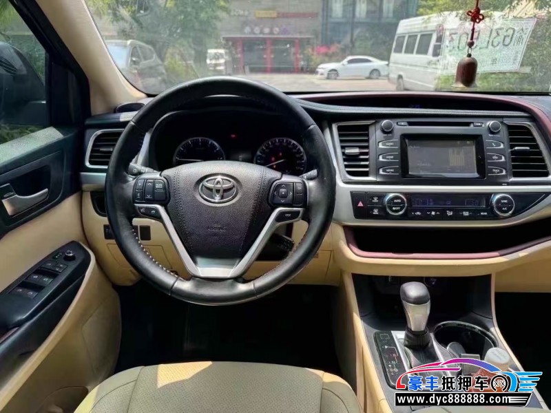 18年丰田汉兰达轿车抵押车出售