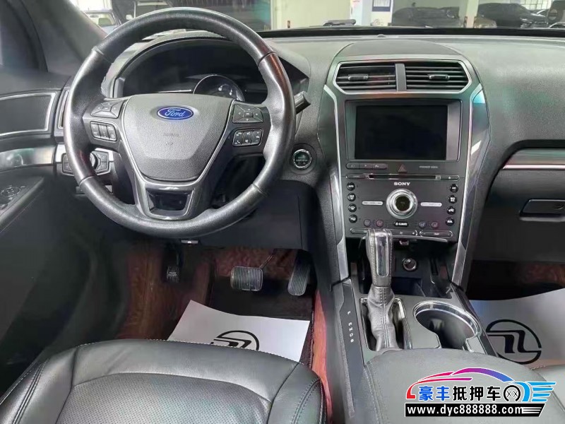 17年福特探险者轿车抵押车出售