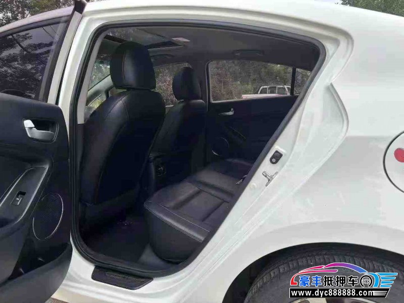 17年起亚K3轿车抵押车出售