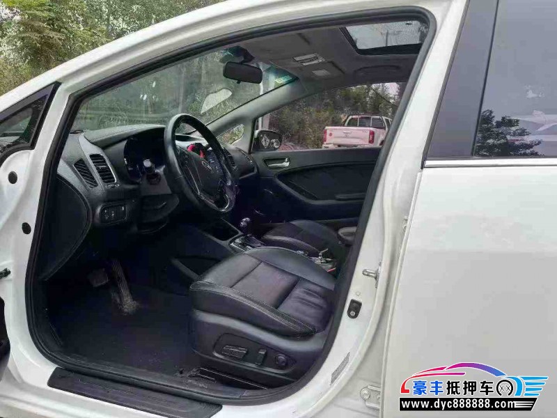 17年起亚K3轿车抵押车出售