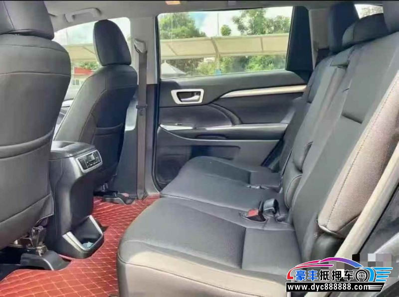 17年丰田汉兰达轿车抵押车出售