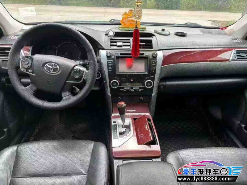 14年丰田凯美瑞轿车抵押车出售