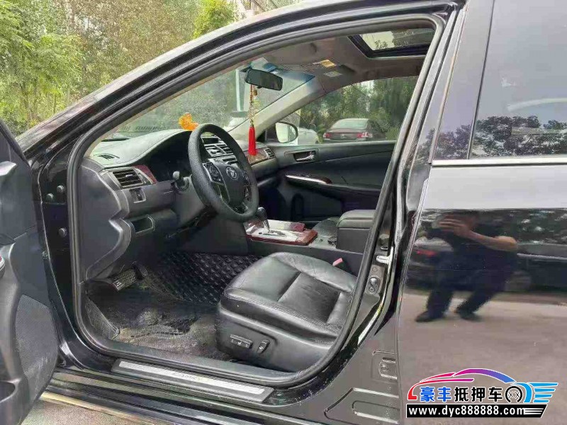 14年丰田凯美瑞轿车抵押车出售