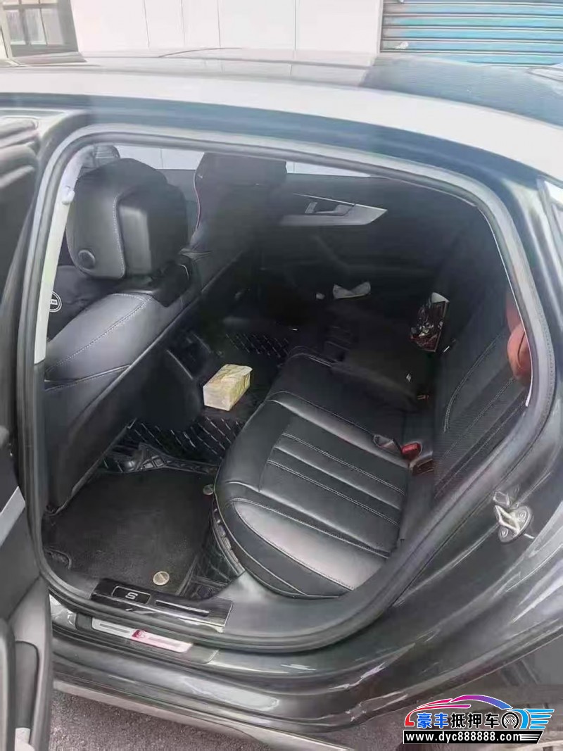 24年奥迪A4L轿车抵押车出售