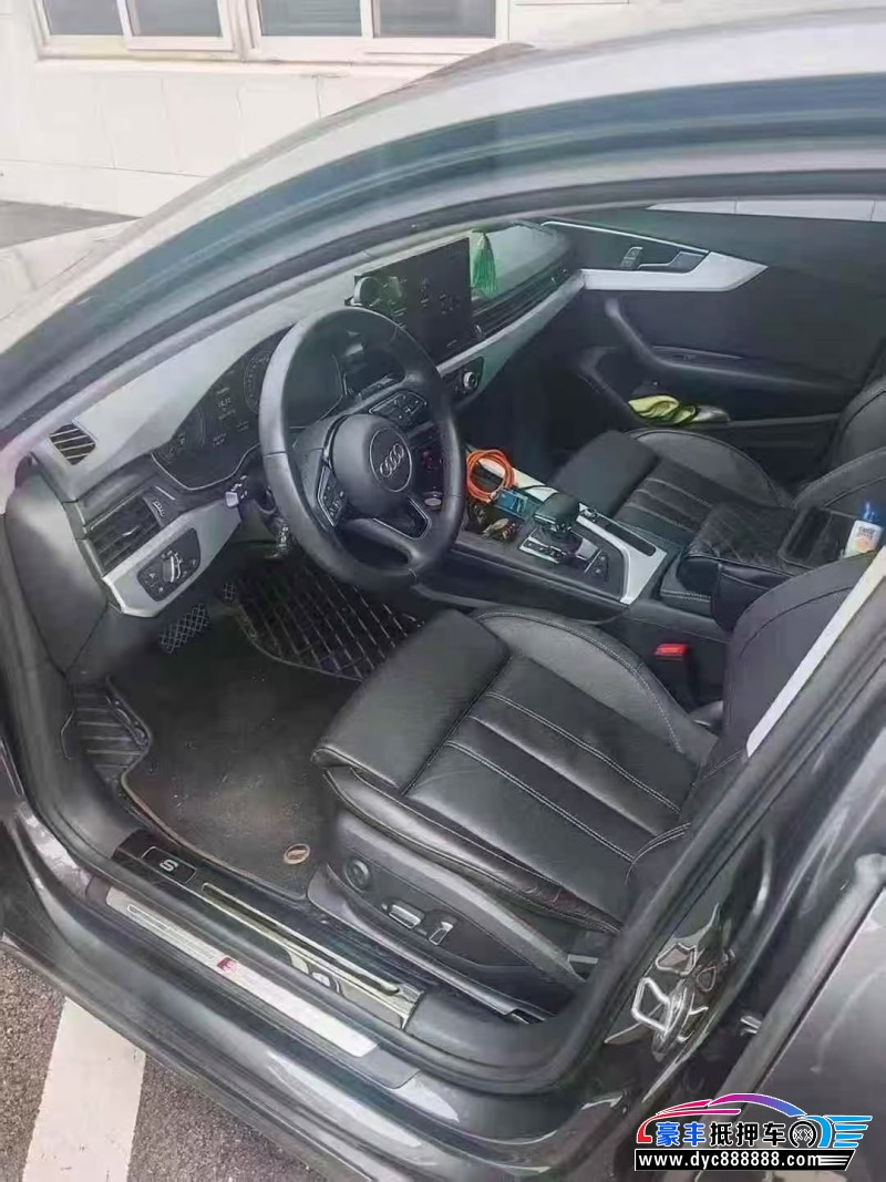 24年奥迪A4L轿车抵押车出售