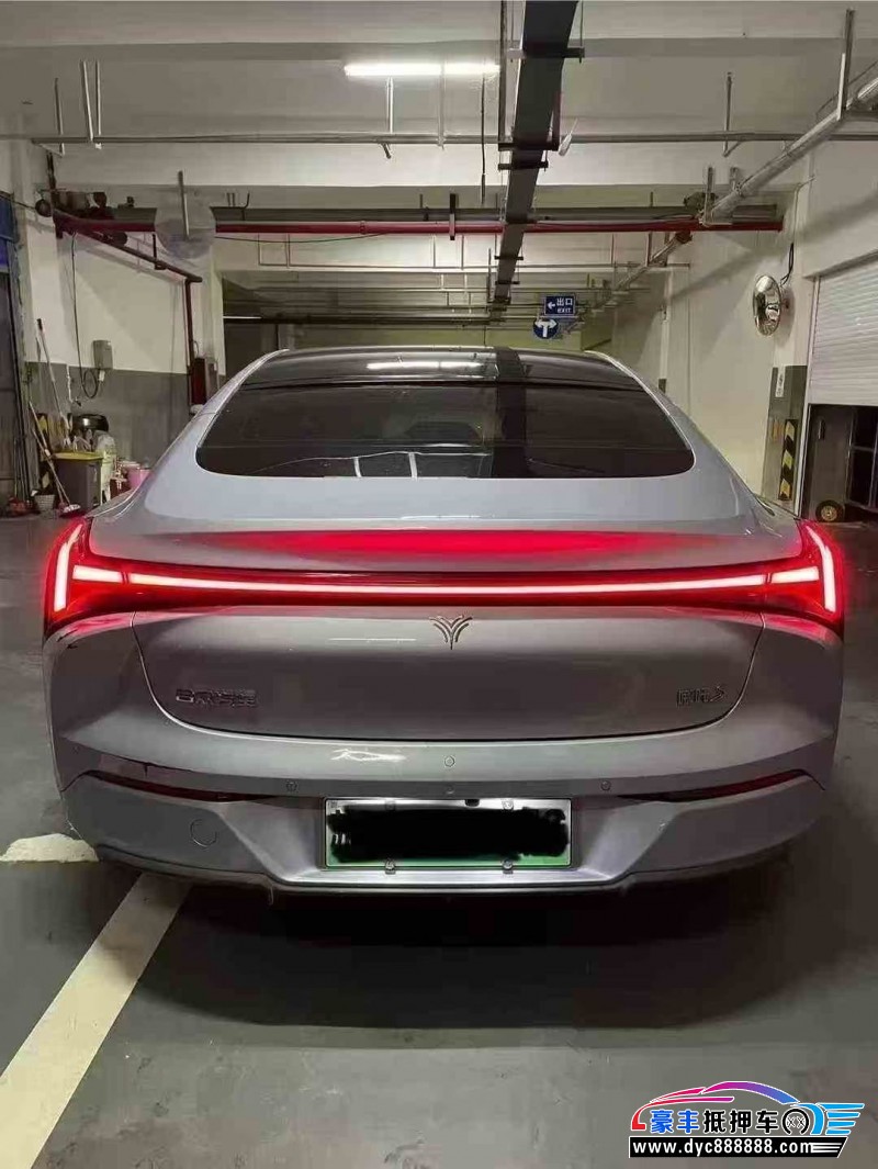 23年哪吒S轿车抵押车出售