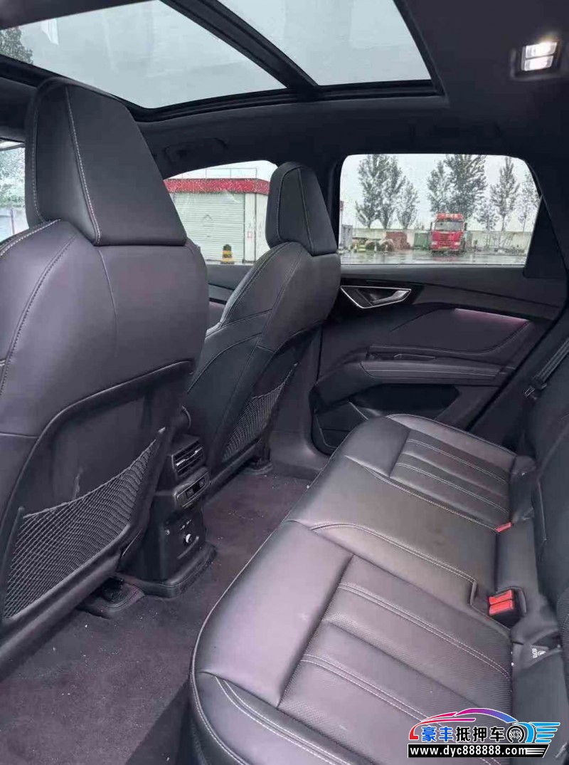 25年奥迪Q4轿车抵押车出售