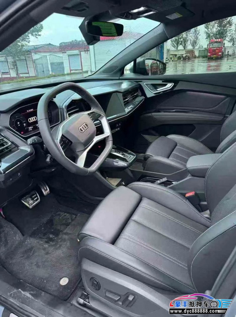 25年奥迪Q4轿车抵押车出售
