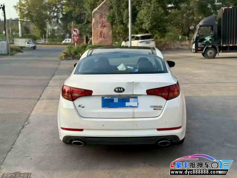 13年起亚K5轿车抵押车出售