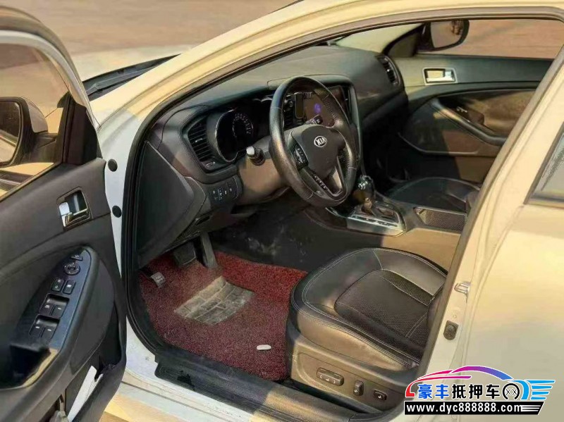 13年起亚K5轿车抵押车出售