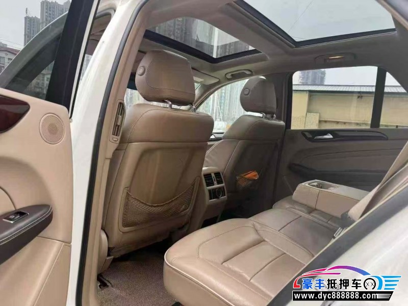 12年奔驰ML轿车抵押车出售