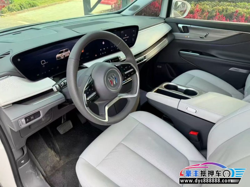 25年别克GL8轿车抵押车出售