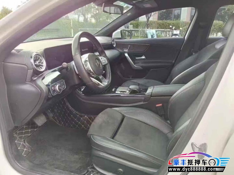 20年奔驰A轿车抵押车出售