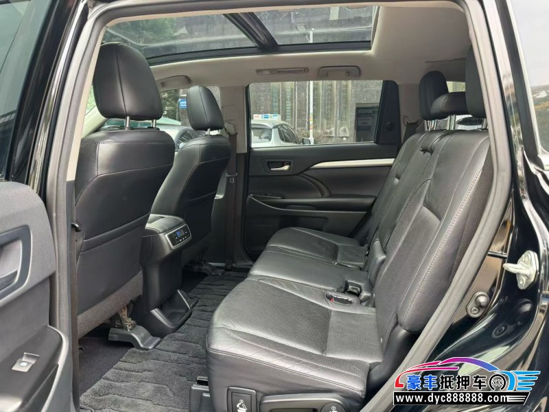 17年丰田汉兰达轿车抵押车出售