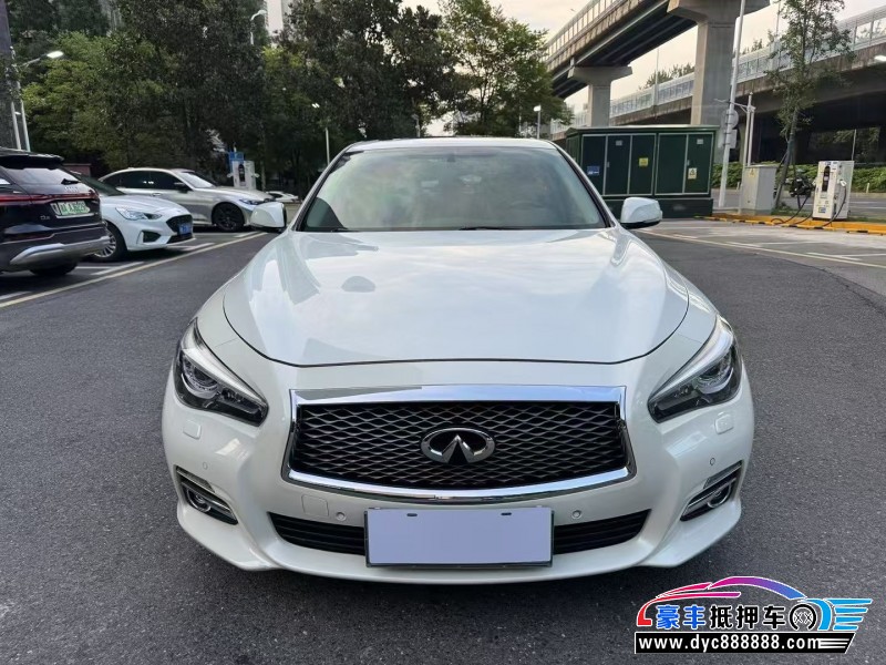 抵押车出售15年英菲尼迪Q50L轿车