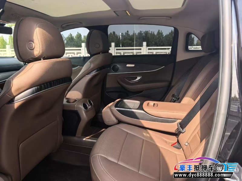 20年奔驰E轿车抵押车出售