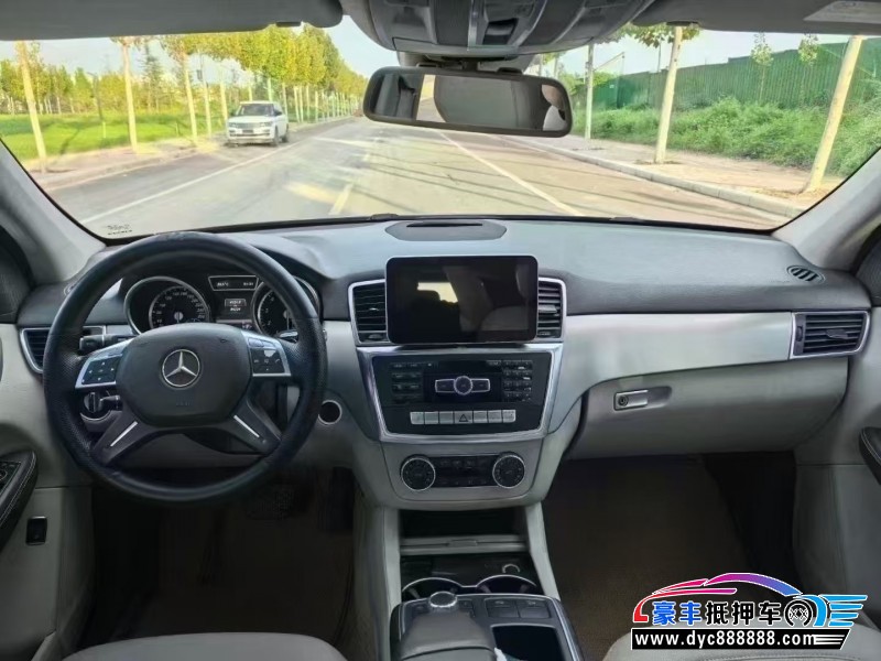 14年奔驰ML轿车抵押车出售