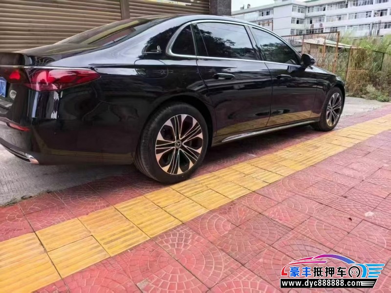 25年奔驰E轿车抵押车出售