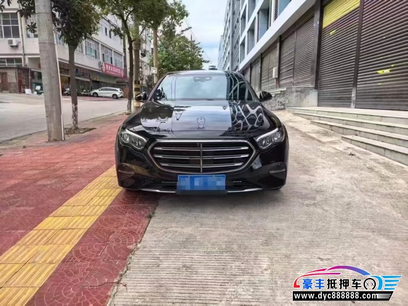 25年奔驰E轿车抵押车出售