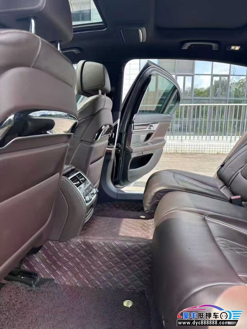 20年宝马7系轿车抵押车出售