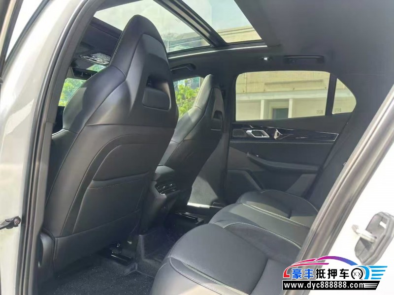 25年领克03轿车抵押车出售