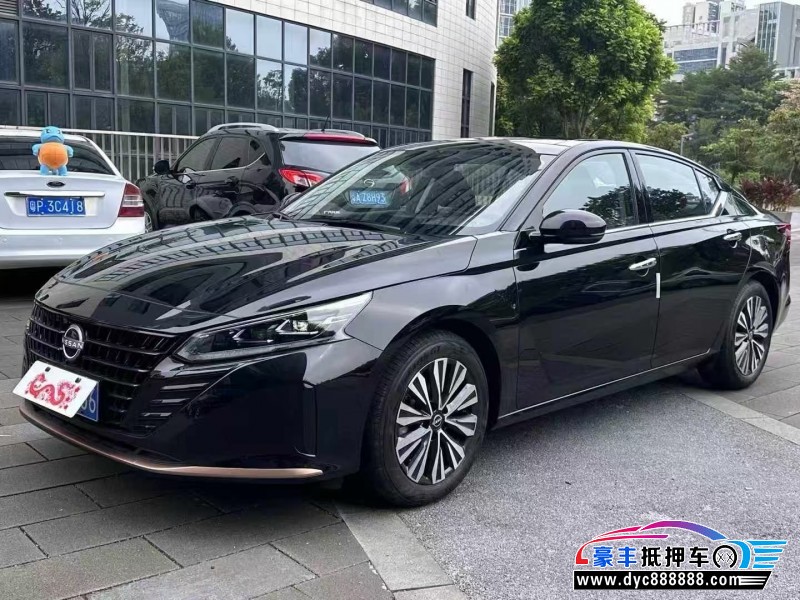 25年日产天籁轿车抵押车出售