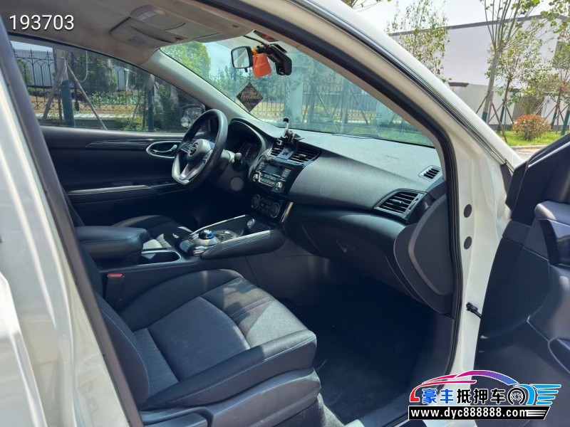 21年日产轩逸轿车抵押车出售