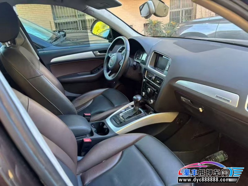 17年奥迪Q5轿车抵押车出售