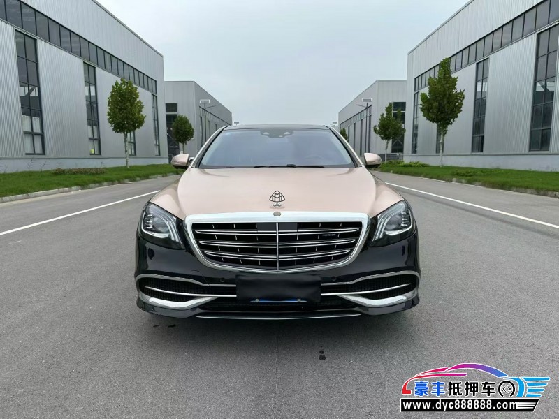 18年奔驰迈巴赫S级轿车