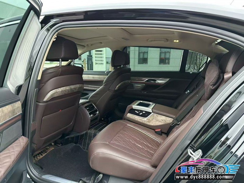 22年宝马7系轿车抵押车出售