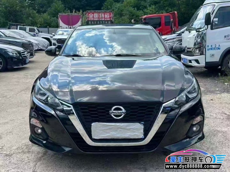 抵押车出售22年日产天籁轿车