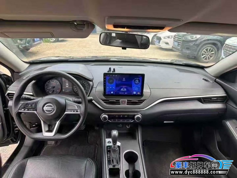 22年日产天籁轿车抵押车出售