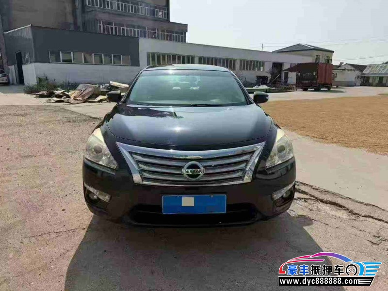 抵押车出售15年日产天籁轿车