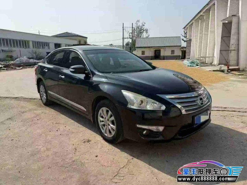 15年日产天籁轿车抵押车出售