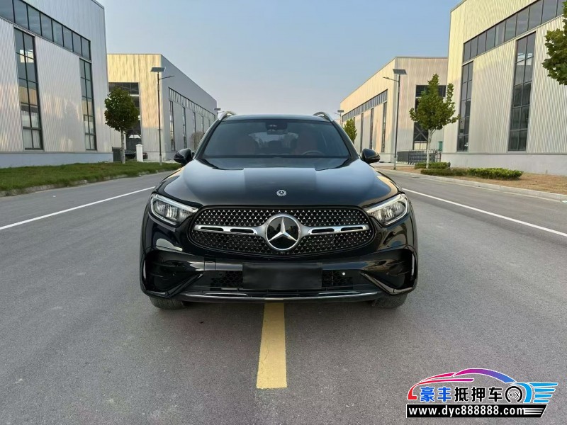 抵押车出售24年奔驰GLC轿车