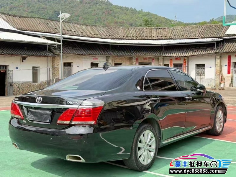 14年丰田皇冠轿车抵押车出售