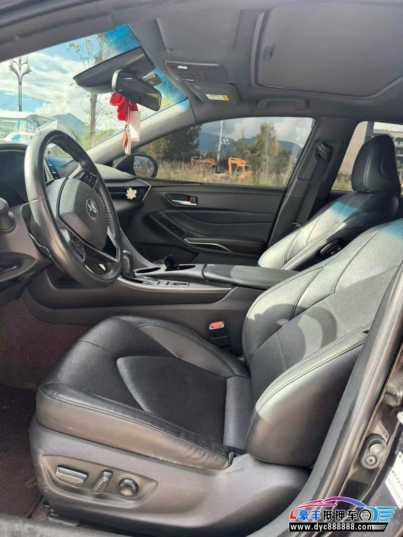 22年丰田亚洲龙轿车抵押车出售