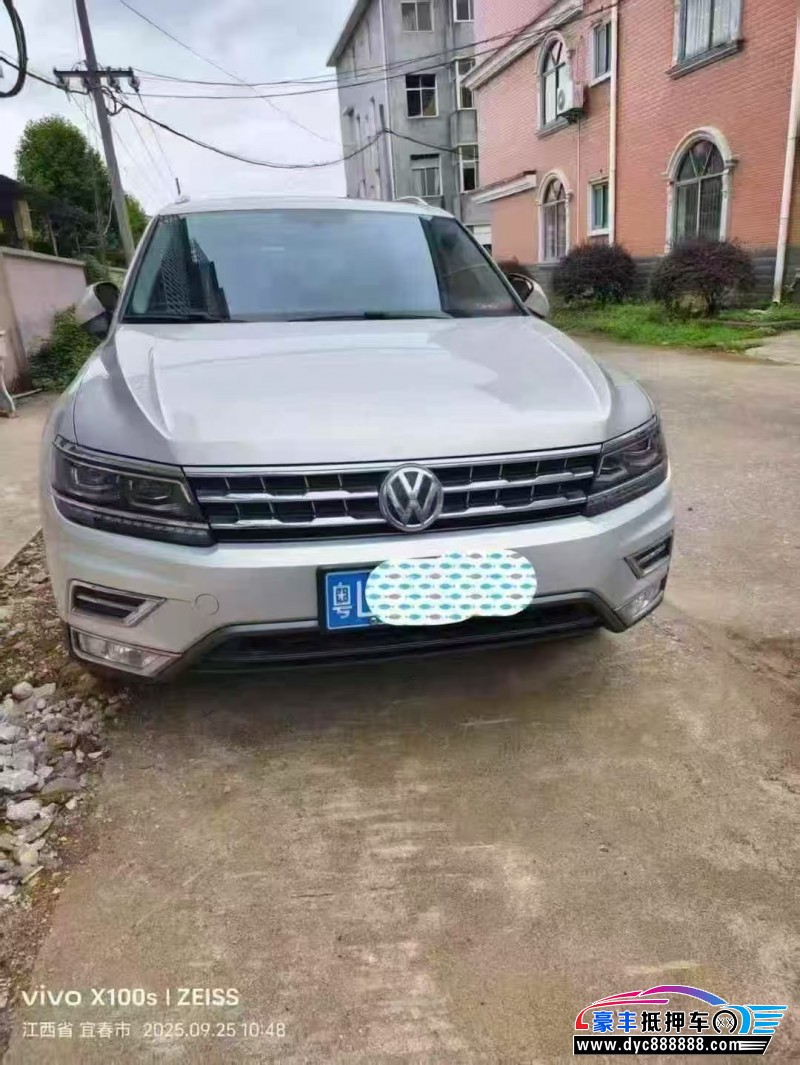 抵押车出售17年大众途观L轿车