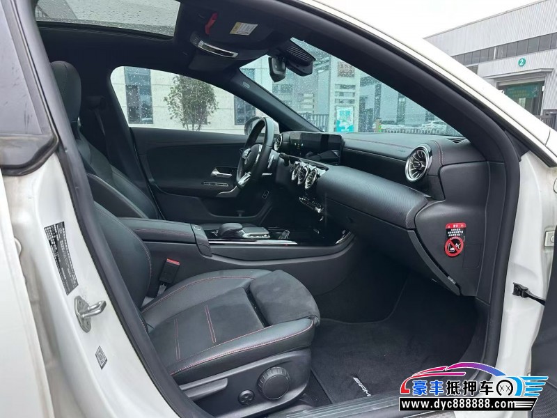 21年奔驰CLA轿车抵押车出售