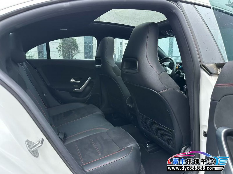 21年奔驰CLA轿车抵押车出售