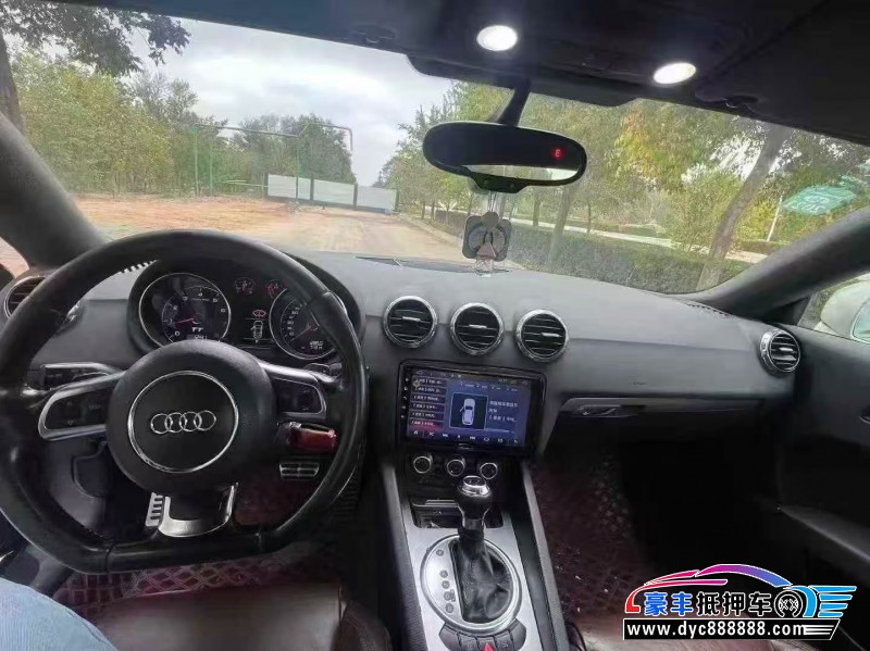 12年奥迪TT轿车抵押车出售
